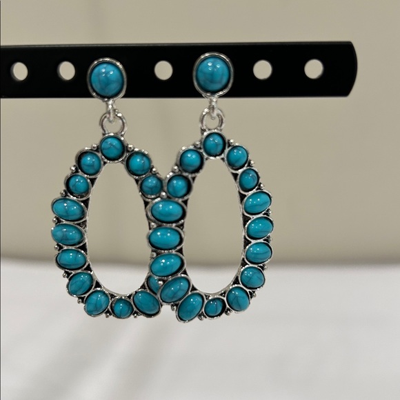 Elegant Silver and Blue Dangle Earrings - Picture 3 of 5